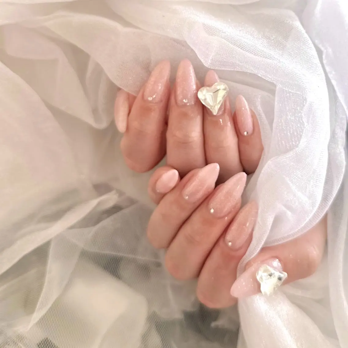 ネイル ハート ワンカラーネイル ハンドネイル sara : salon ELVIのネイルデザイン
