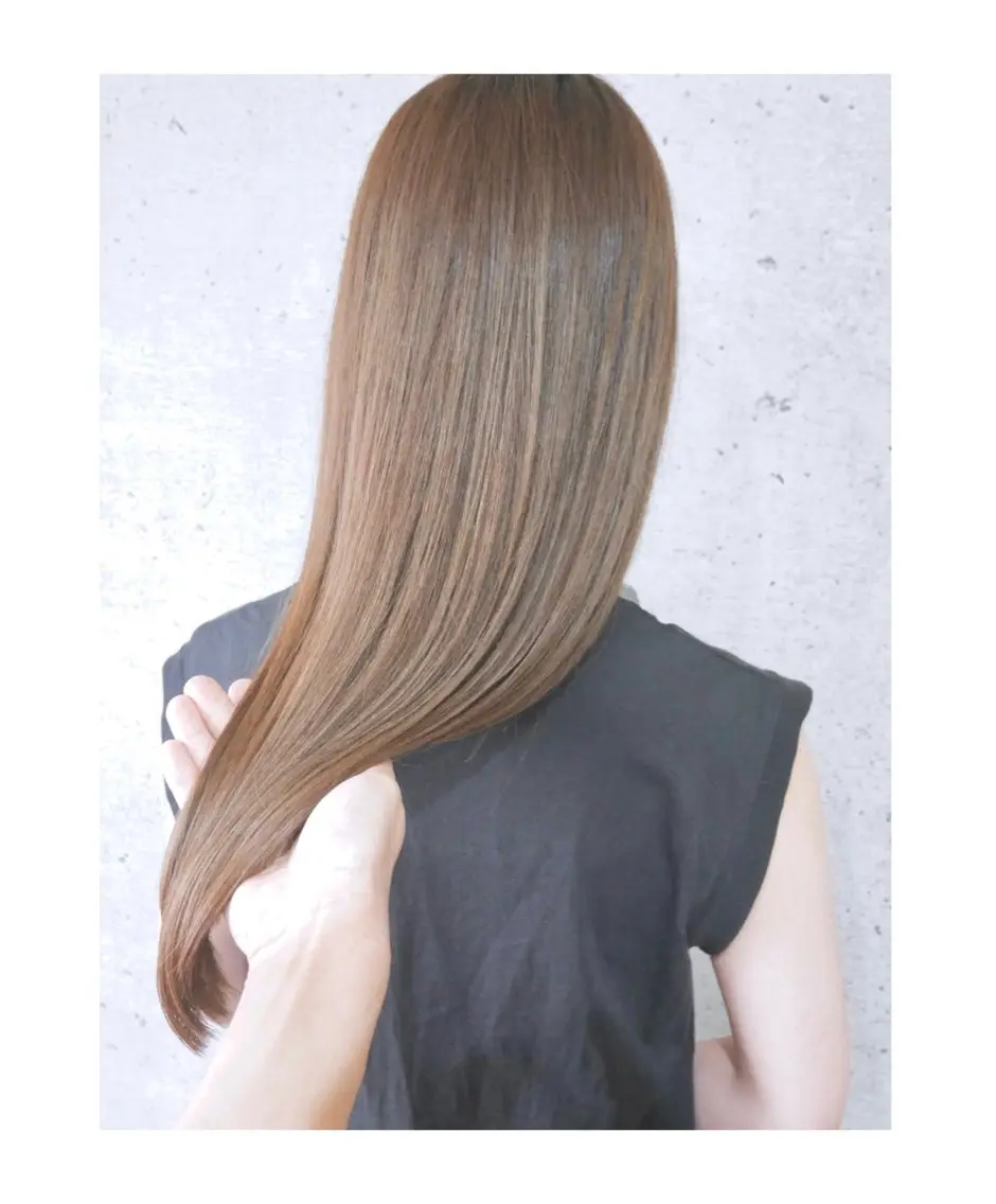 ロング トリートメント 新嵩 真理のヘアスタイル