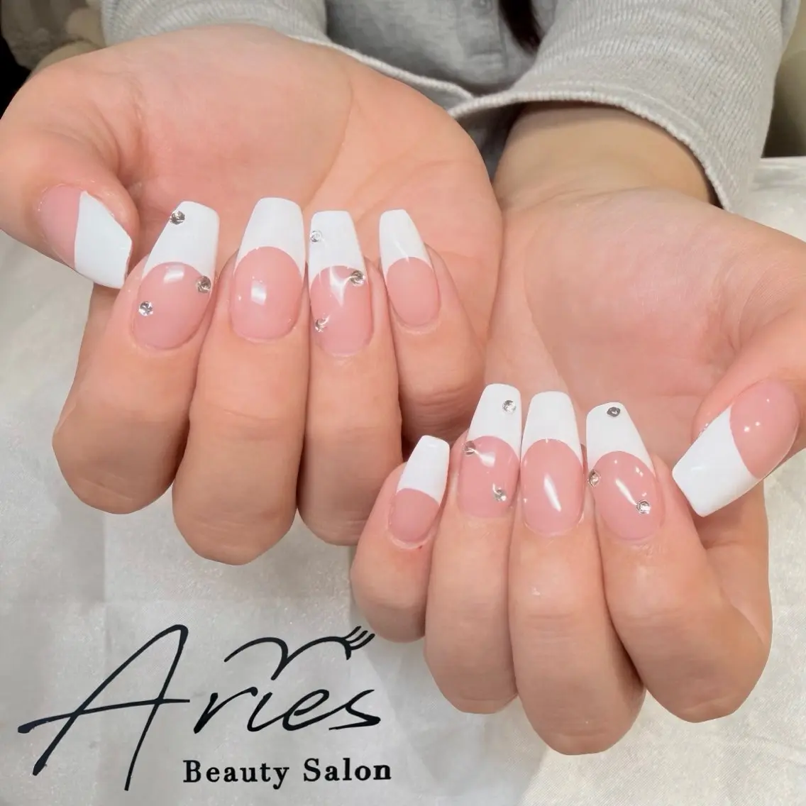 ネイル アートネイル フレンチネイル ジェルネイル パラジェル シンプルネイル Misaki Aries心斎橋店のネイルデザイン