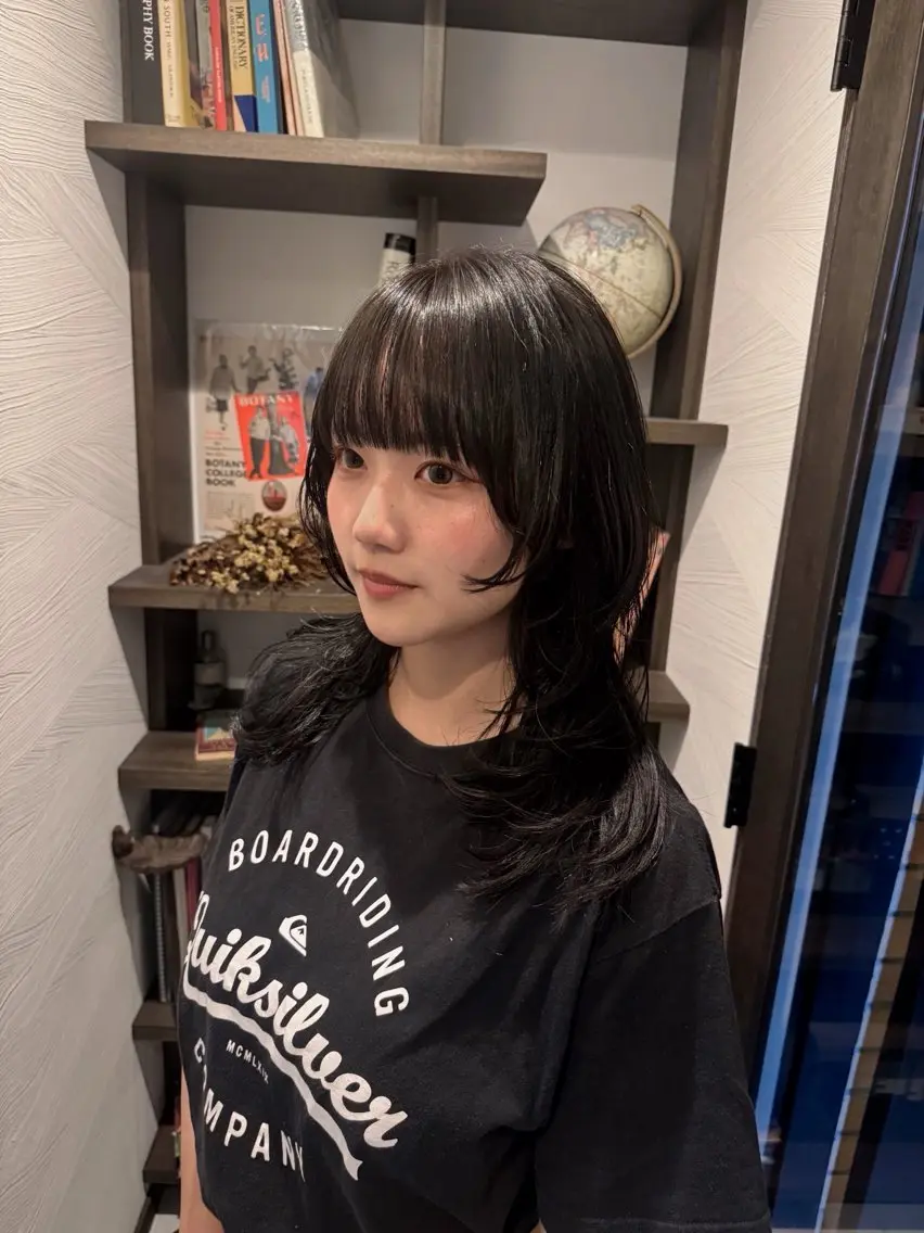 セミロング カラー ヘアアレンジ mina 🐈‍⬛ ラフな似合わせヘアのヘアスタイル