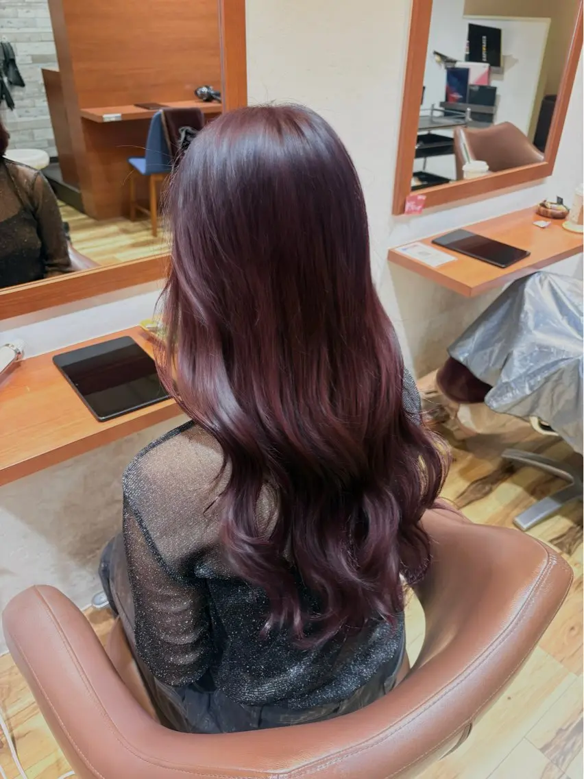 ロング カラー 透明感カラー デザインカラー レッドカラー 🩷RIHO 🩷のヘアスタイル