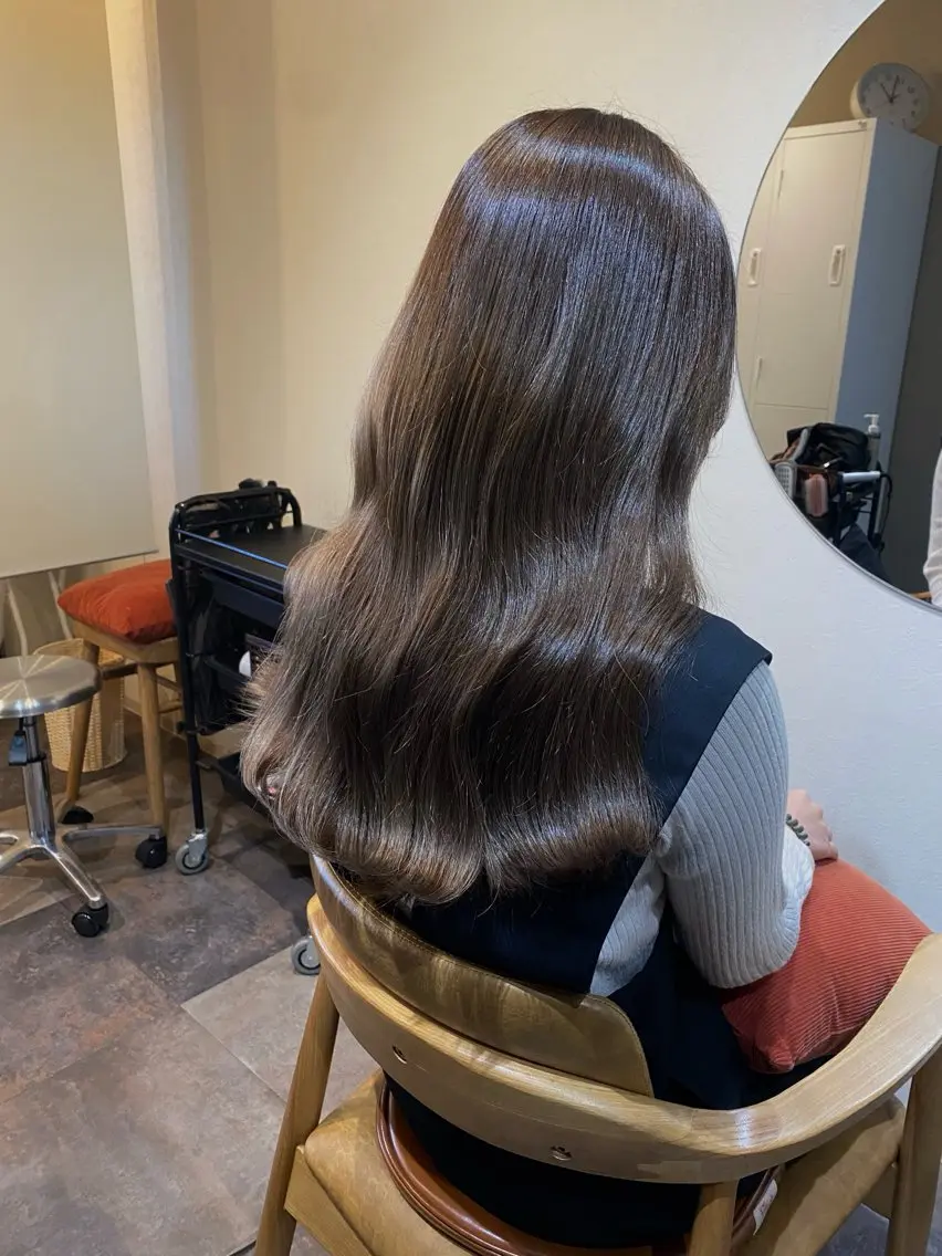 ロング ヘアカラー トリートメント みやけ ひなのヘアスタイル