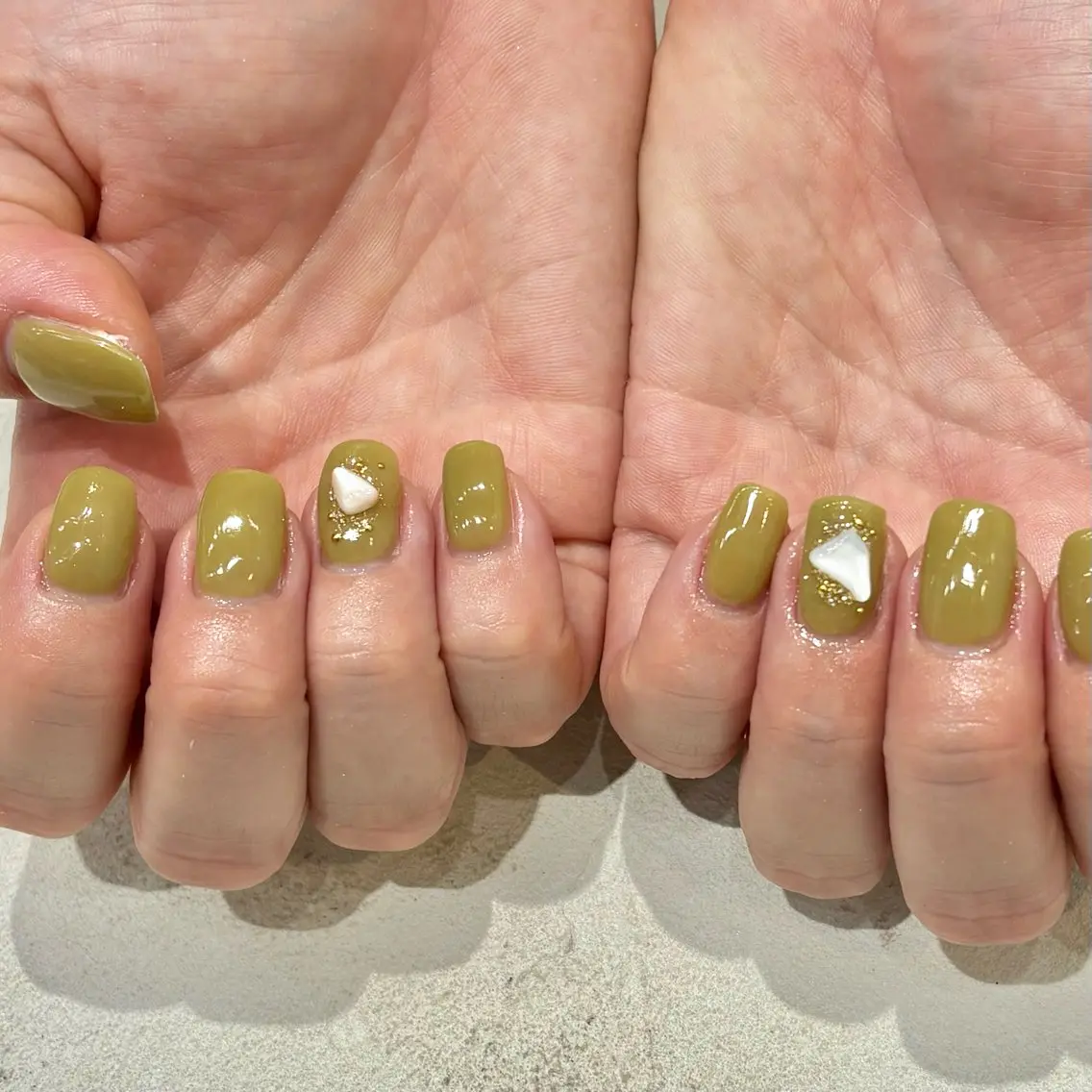 ネイル ドット ジェルネイル グラデーション キラキラネイル ワンカラーネイル Bianca☆ AOIのネイルデザイン