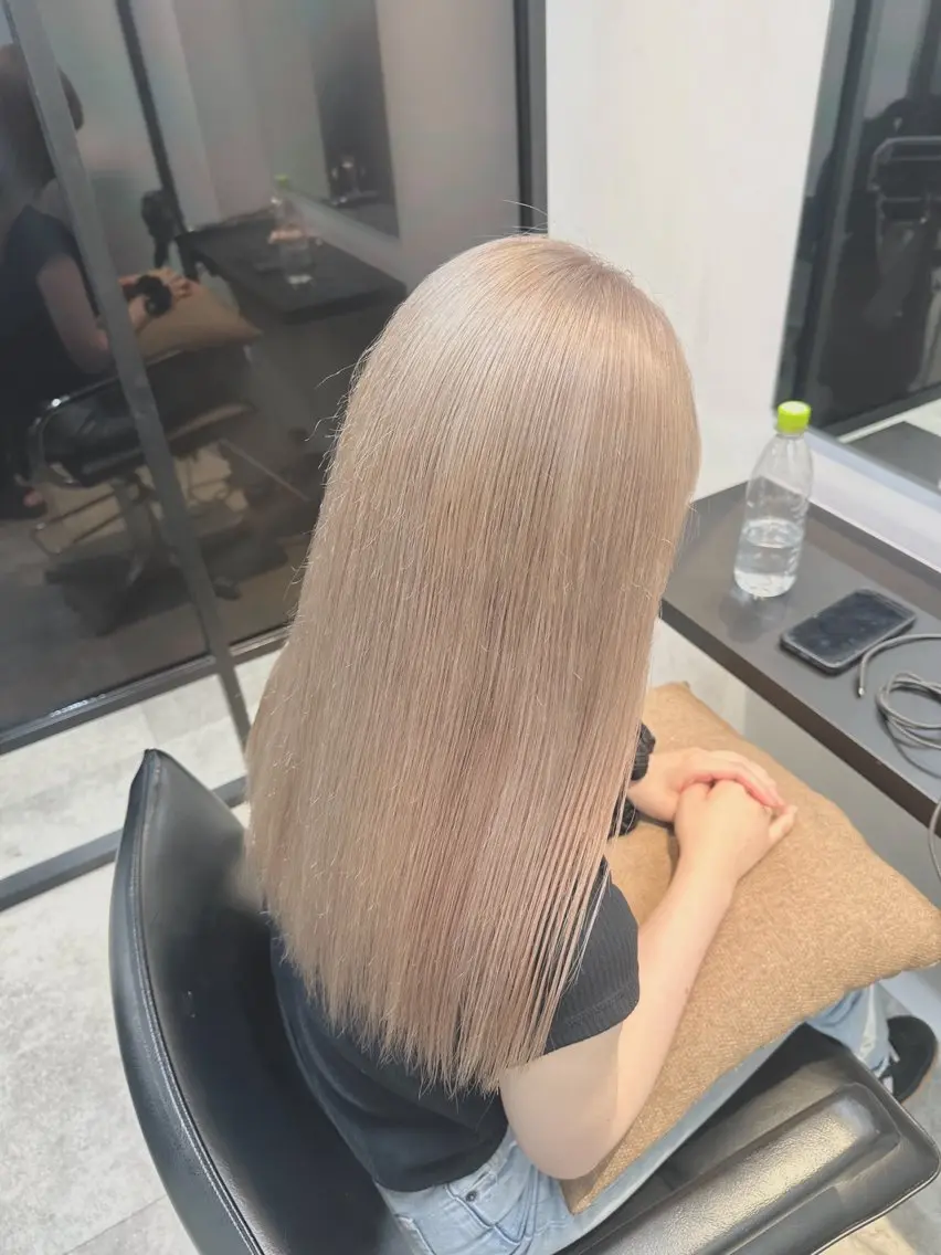 ロング カラー ヘアカラー ハイトーン･髪質改善 MIOKAのヘアスタイル