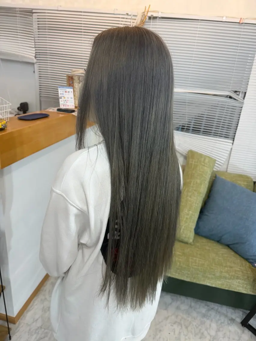 ロング ヘアカラー トリートメント MAEDA YUKIのヘアスタイル