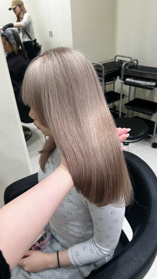 セミロング カラー ヘアアレンジ ヘアカラー 韓国レイヤー&ピンク 艶髪🩶maikoのヘアスタイル