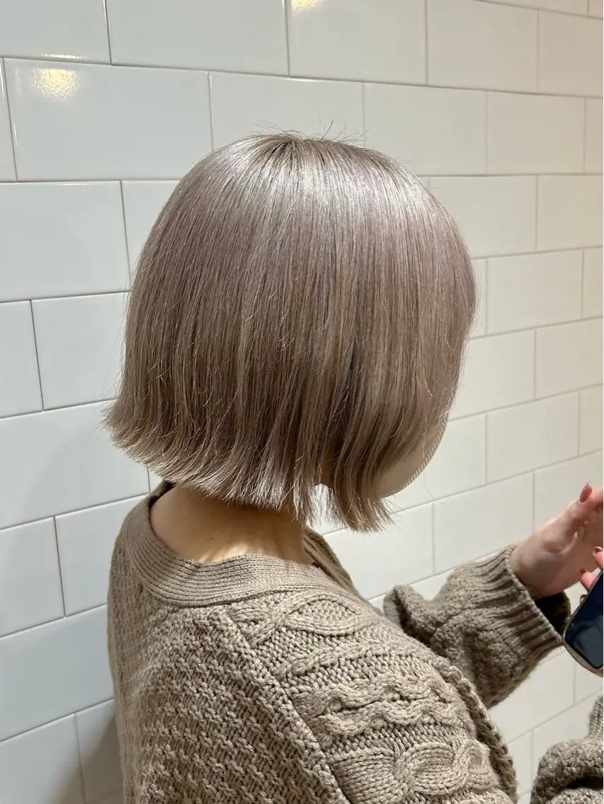 ミディアム カラー ベージュカラー ホワイトベージュ 太田 鈴佳のヘアスタイル