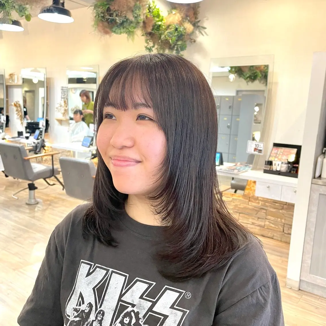 ミディアム カラー VISAGE ba.sk 金子詩帆のヘアスタイル
