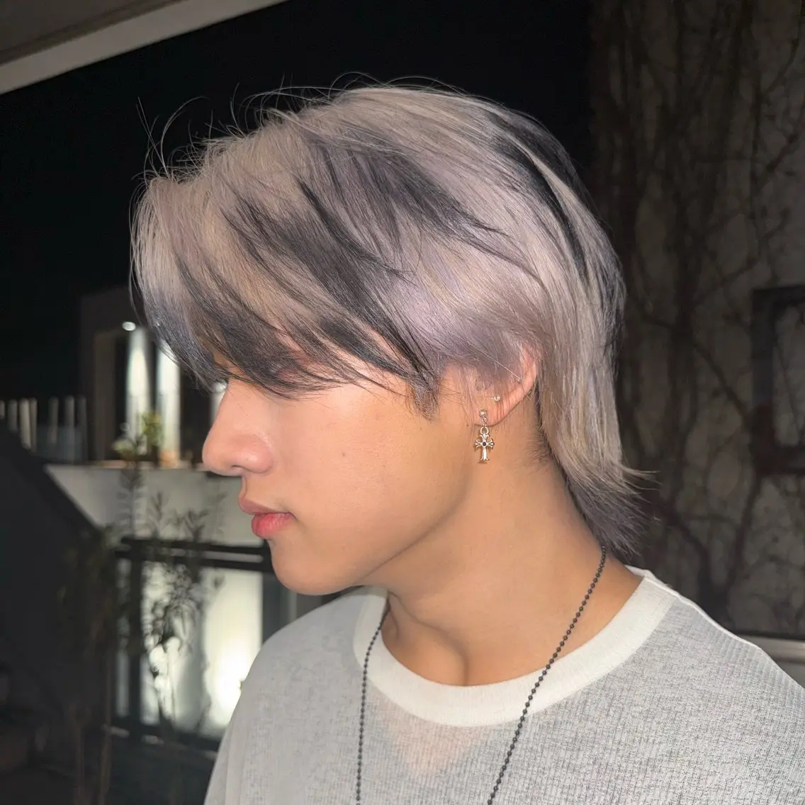 ショート カラー メンズ メンズハイトーン メンズウルフカット デザインカラー ハイトーンカラー シルバー ヘアカラー ハイトーン/ベージュ /流星💫のヘアスタイル