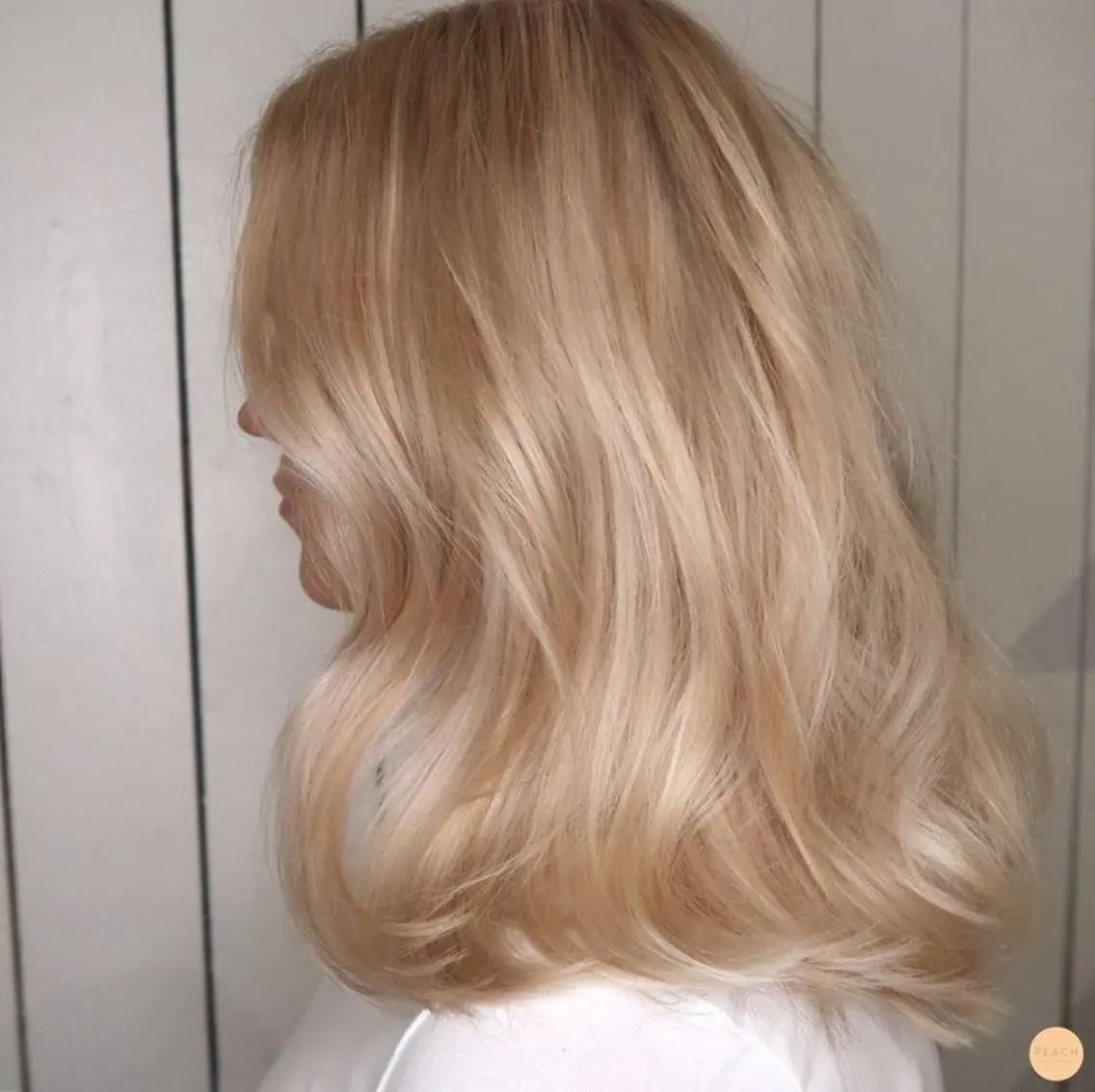 ミディアム カラー ヘアアレンジ ベージュカラー ブリーチ ニュアンスヘア🌔 nanakoのヘアスタイル