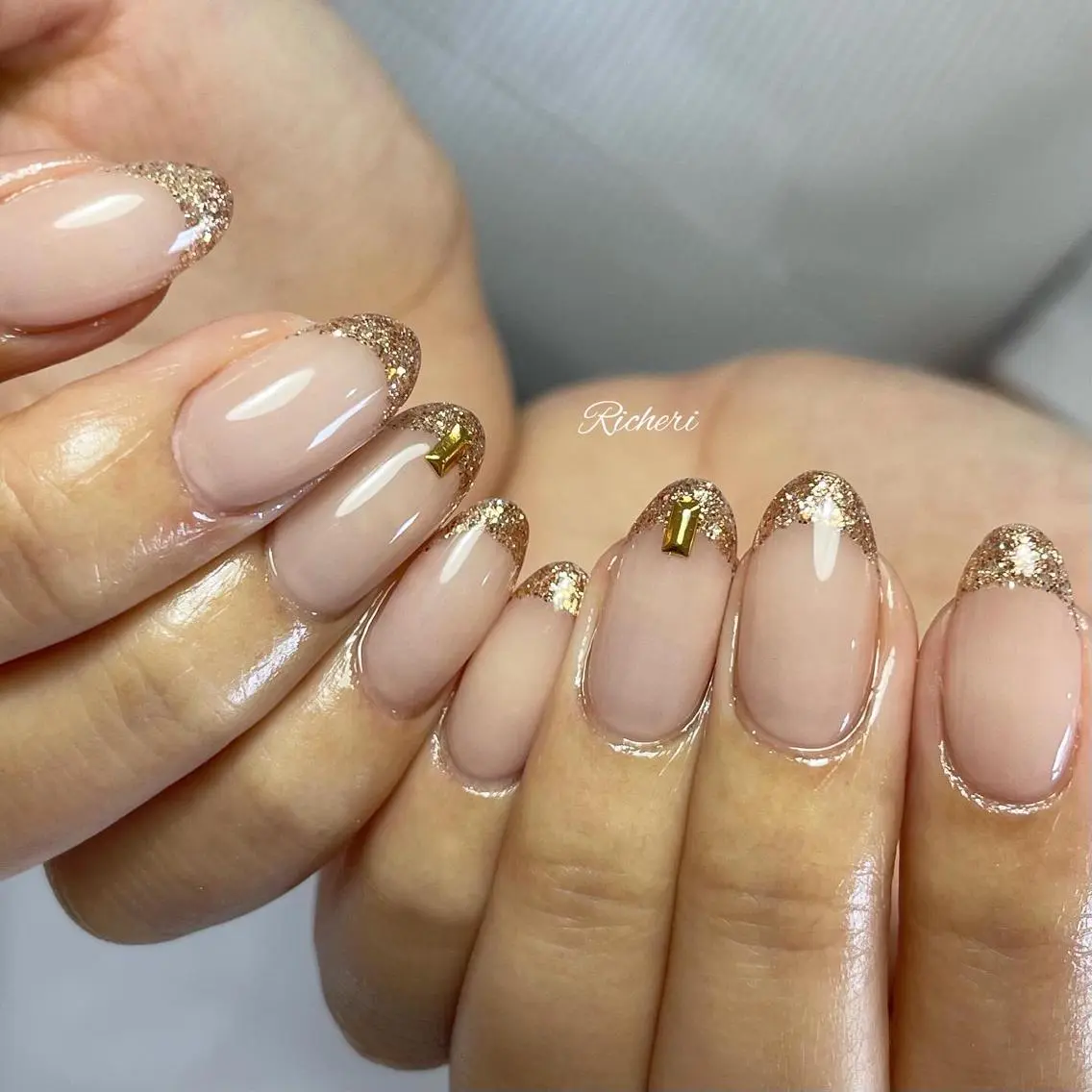 ミディアム ネイル 韓国風ヘア アートネイル フラワーネイル フレンチネイル ジェルネイル richeri beautyのネイルデザイン