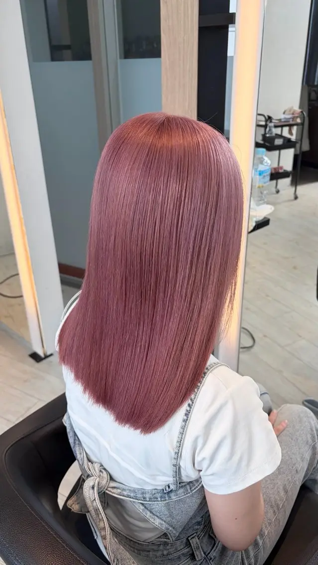 ミディアム カラー カット ヘアカラー トリートメント ブリーチ/髪質改善/ ハイトーン/暖色のヘアスタイル