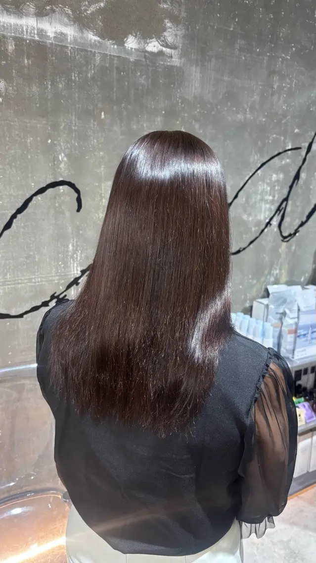 セミロング 縮毛矯正 𝐇𝐈𝐑𝐀 𝐘𝐀𝐌𝐀のヘアスタイル
