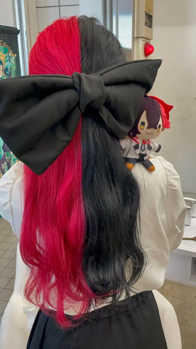ロング カラー ヘアカラー トリートメント インナーカラー 推し ブリーチ  髪質改善のヘアスタイル