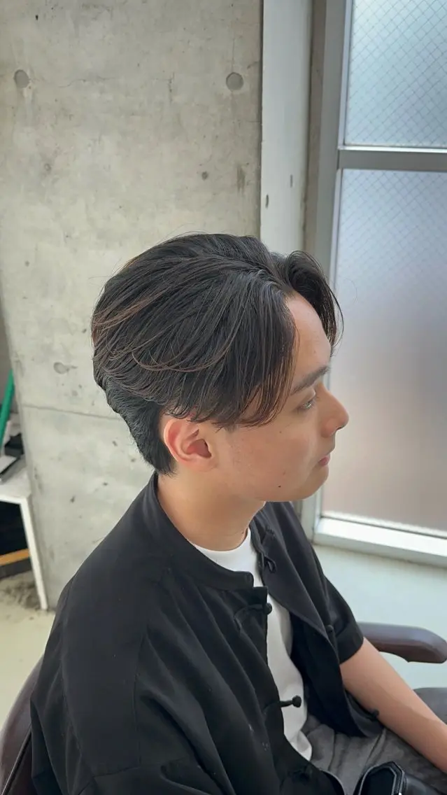 メンズ センターパート カット 縮毛矯正 fifth原宿 宮部蓮のヘアスタイル