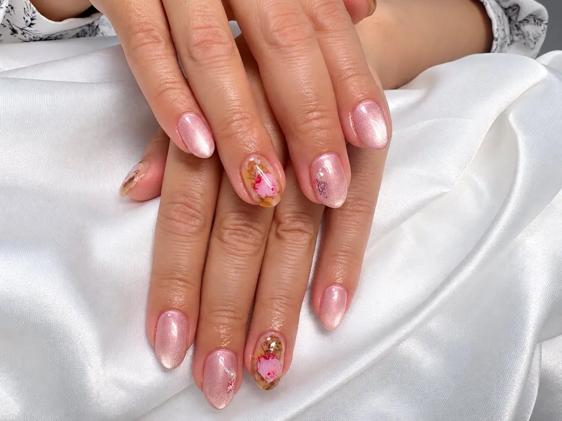 ネイル アートネイル フラワーネイル マグネットネイル ピンク VI NAILのネイルデザイン