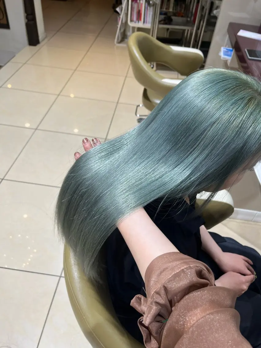 ロング カラー ヘアカラー 八重樫 夢愛のヘアスタイル