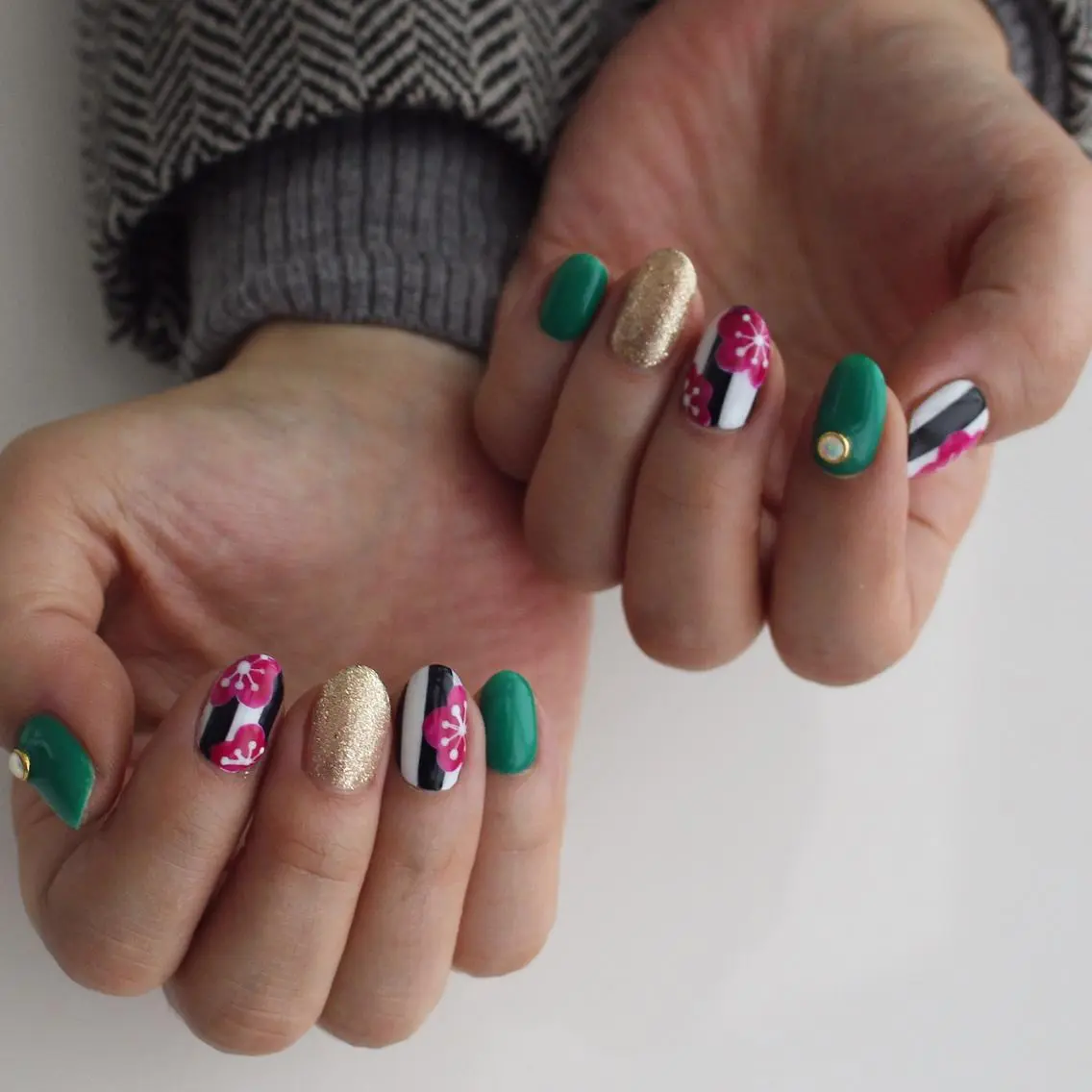 ミディアム ネイル Baku Nailsのネイルデザイン