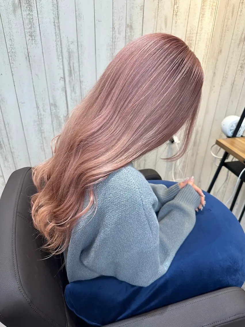 ロング カット ヘアカラー ブリーチ特化🎖️ピ ンクカラー高橋さやかのヘアスタイル