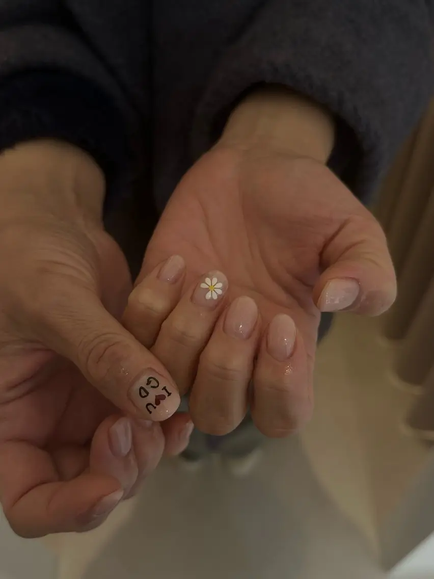 ネイル 全てパラベース💅 MIORA_琴乃のネイルデザイン