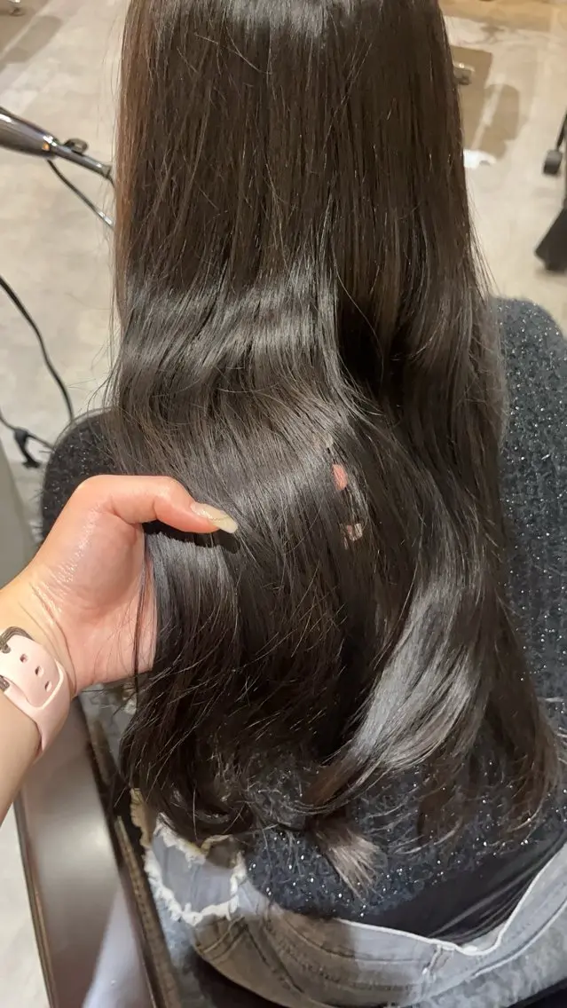カラー グレージュ ラベンダーカラー ラベンダーグレージュ ラベンダーグレー ロングカット/ うる艶カラー/ユイのヘアスタイル