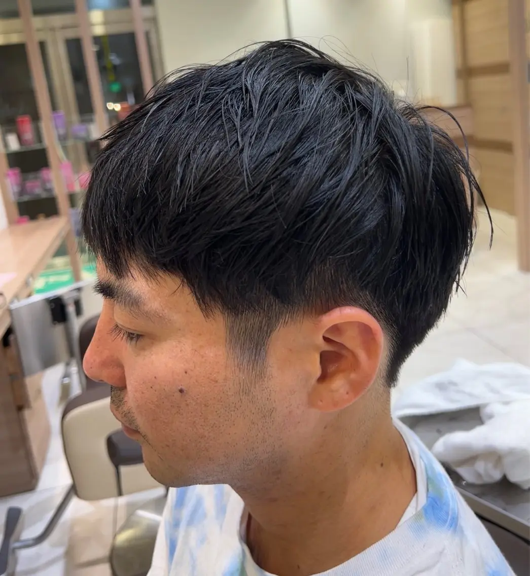 ショート メンズ ハイトーン/レイヤー 藤田健太郎のヘアスタイル