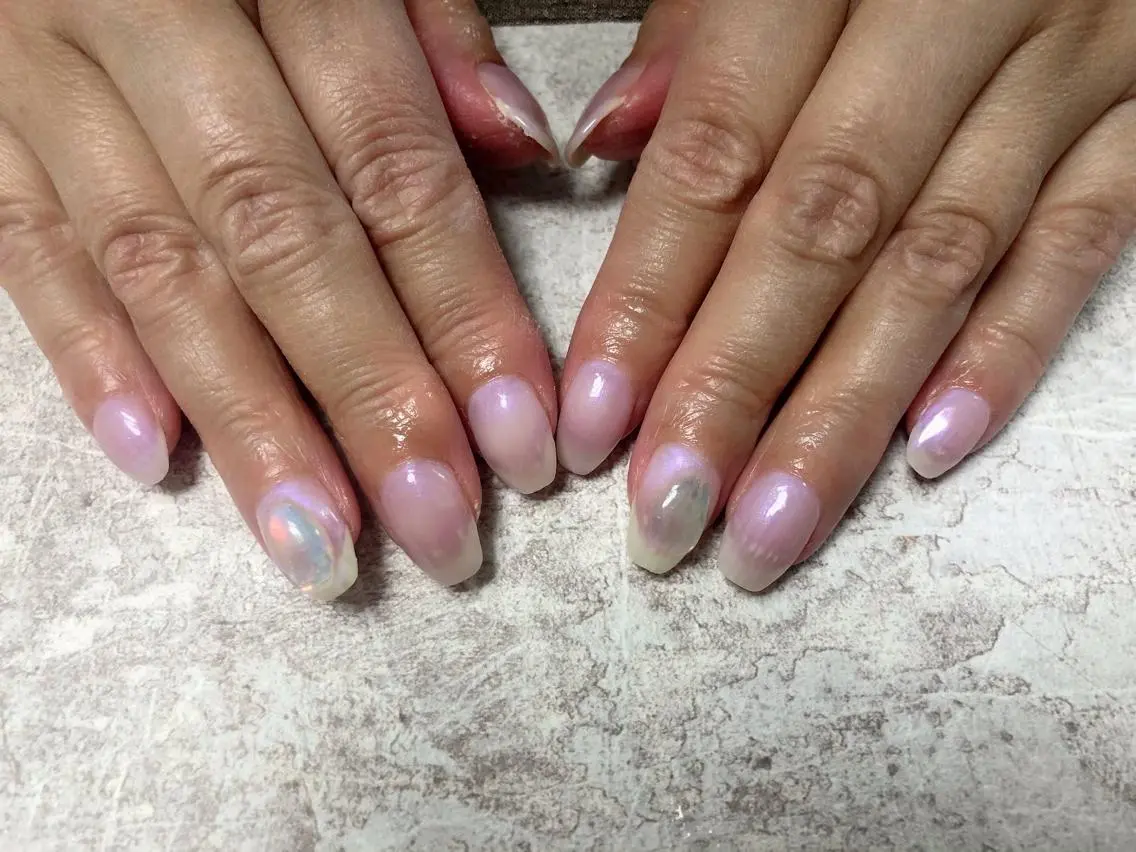 ネイル オーロラネイル 氷ネイル・うるうるネイル ぷっくりネイル ハンドネイル mogunail &blowのネイルデザイン