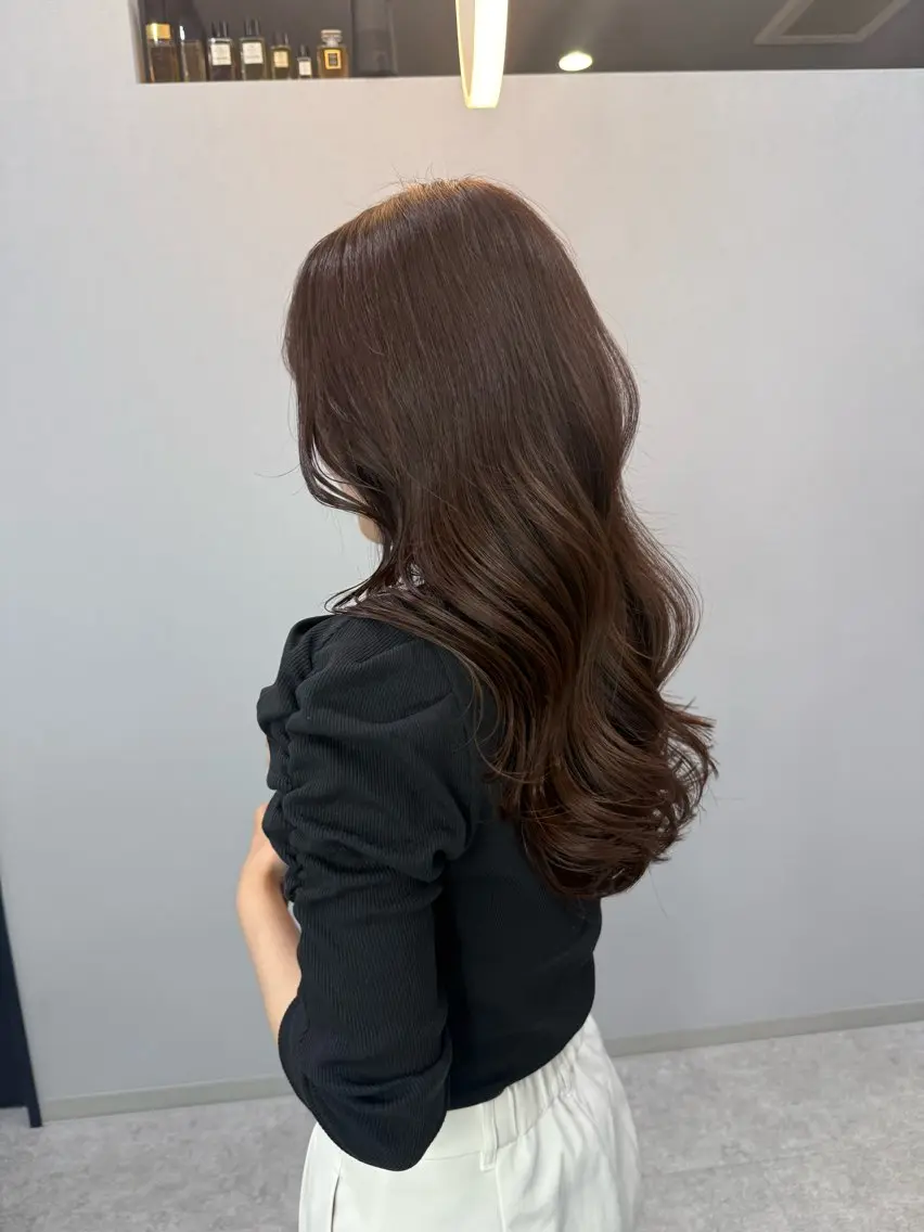 セミロング アッシュ アッシュブラウン 岡留 愛美のヘアスタイル