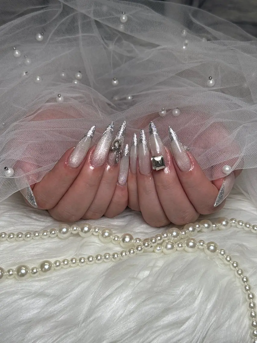 ネイル 長さ出し フレンチネイル ガラスフレンチ ロングネイル マグネットネイル NEM nailstudioのネイルデザイン