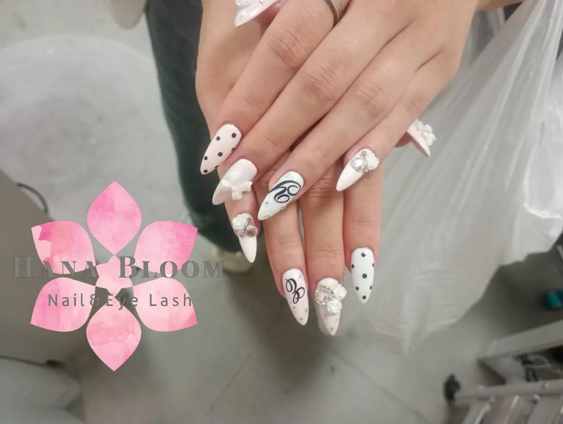ネイル クリアネイル 長さ出し キラキラネイル 韓国ネイル ロングネイル ハンドネイル ハンドケア Hana Bloom Nail 渋谷道玄坂のネイルデザイン