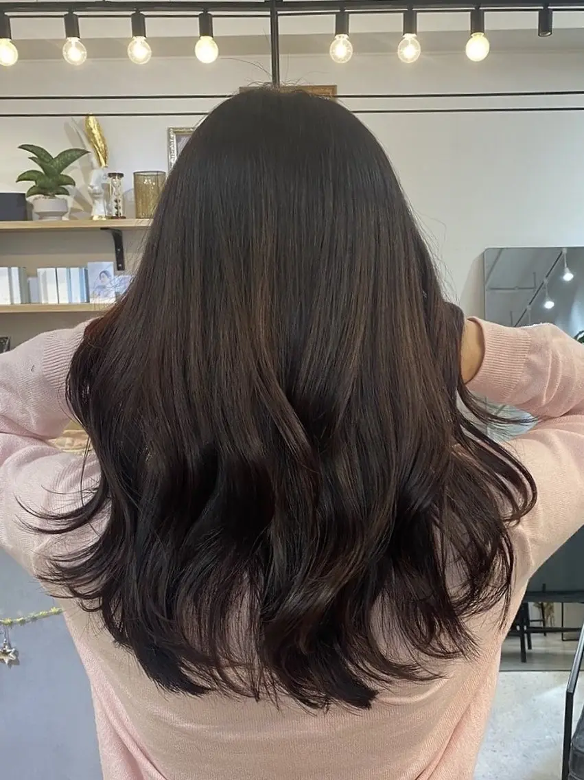 カラー 江坂 misaki のヘアスタイル