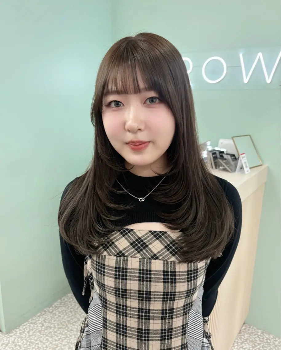 セミロング nanami IROW大名のヘアスタイル