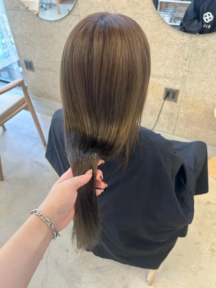 ロング カラー ヘアカラー トリートメント SiLO Yukinaのヘアスタイル