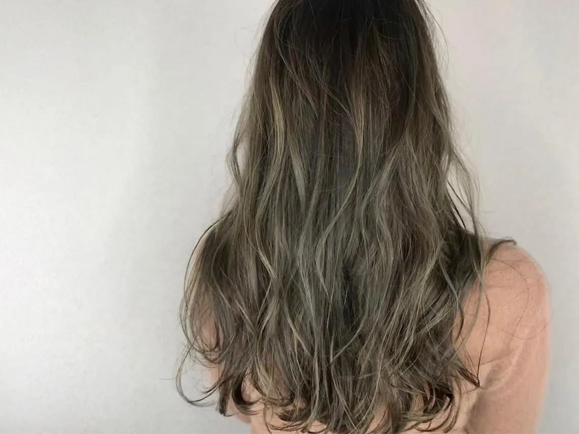 カラー still .のヘアスタイル