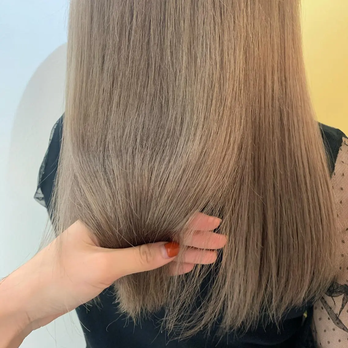 ロング カラー ベージュカラー hubhair レイヤー/透明感のヘアスタイル