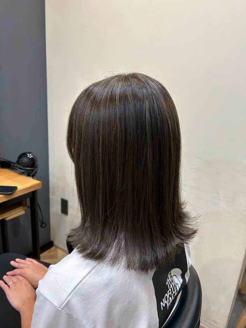 ミディアム カラー カット ヘアカラー アルター市川 いづみのヘアスタイル