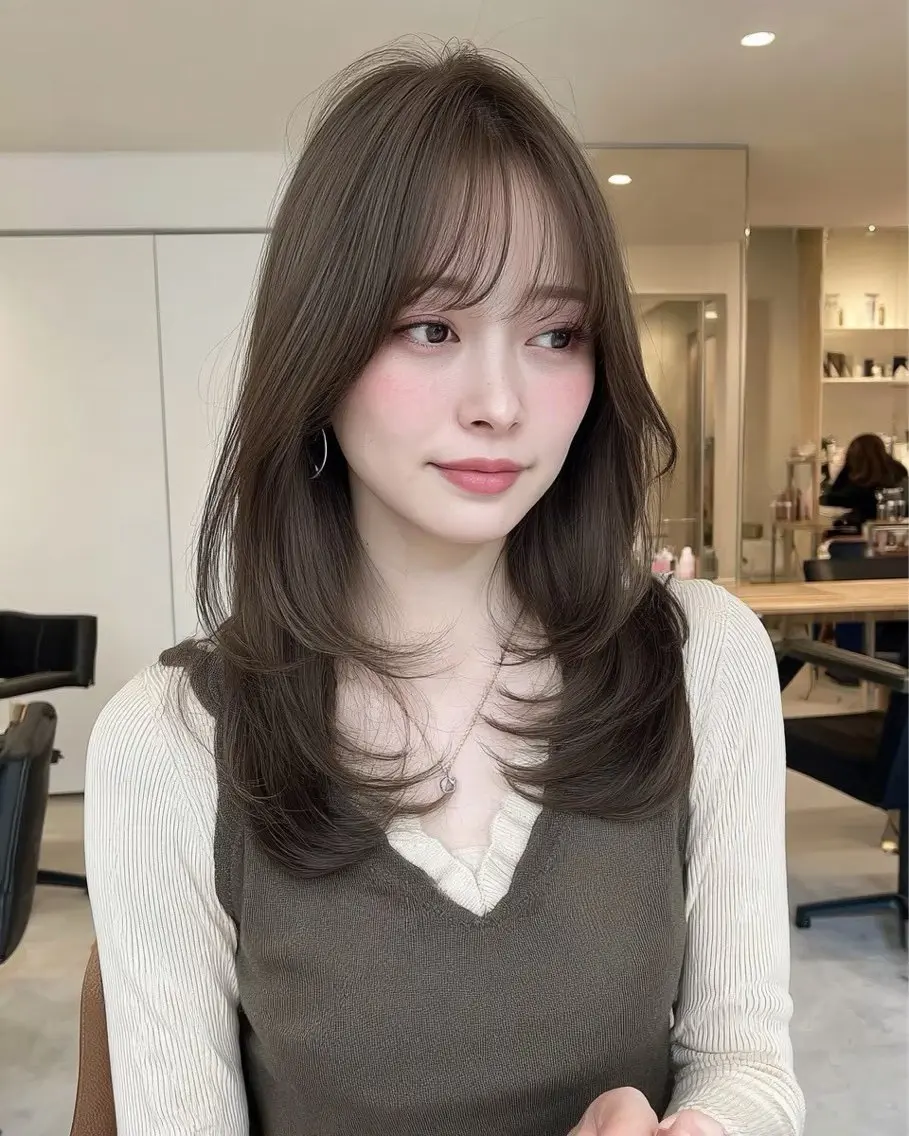 セミロング カット トリートメント 🪼AI/透明感 カラー🪼のヘアスタイル