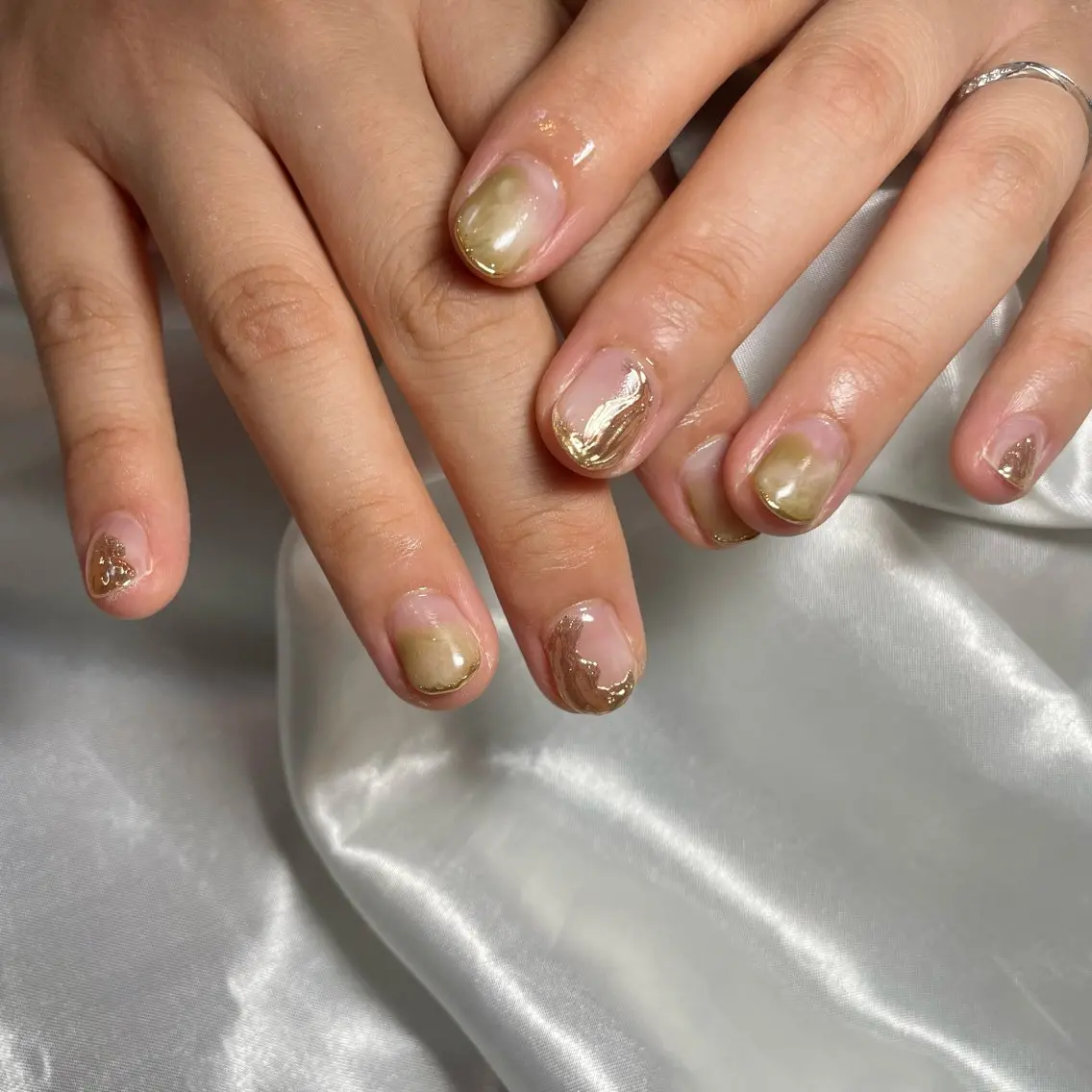 ネイル ゴールド ミラーネイル ピスタチオネイル Joint_ nailのネイルデザイン