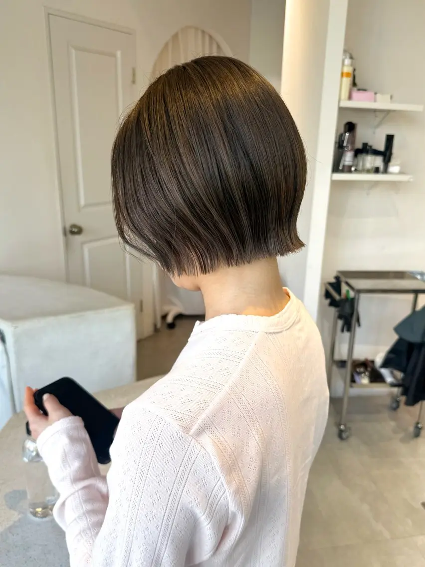 ショート カラー 中林 友梨のヘアスタイル