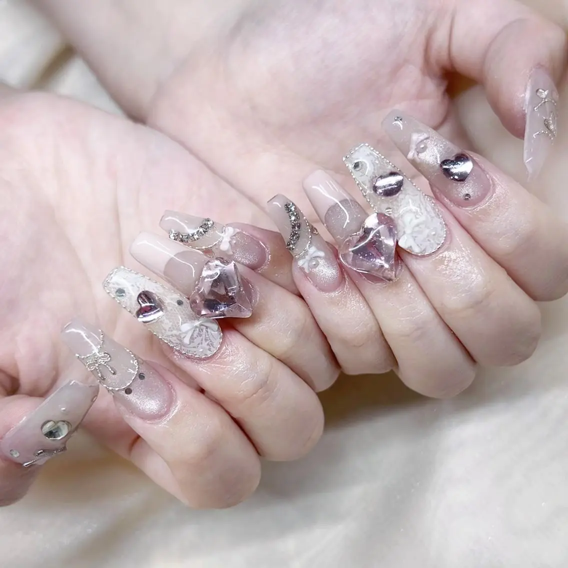 メンズ ネイル メンズ韓国風 アートネイル オーロラネイル ガーリー キラキラネイル ハンドネイル NAILサロン 木にいるのネイルデザイン