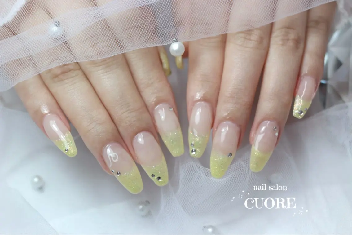 ネイル フレンチネイル シンプルネイル 夏ネイル 黄色 ハンドネイル nail salon CUOREのネイルデザイン