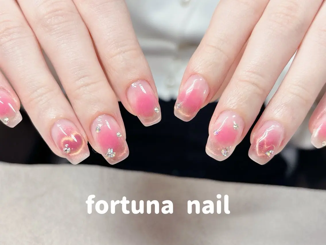 ネイル 持ち込み ワンホンネイル Nail •Head スパFortunaのネイルデザイン