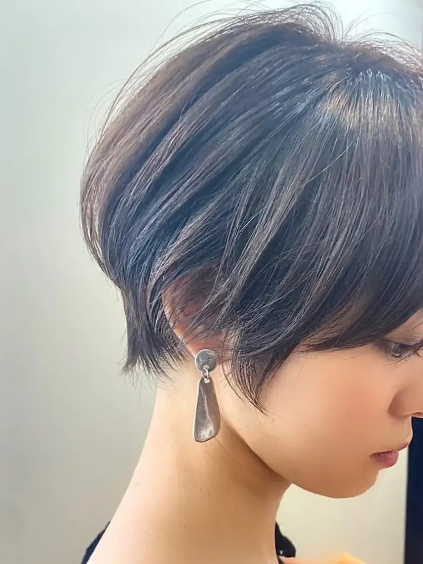 カラー 江坂 misaki のヘアスタイル