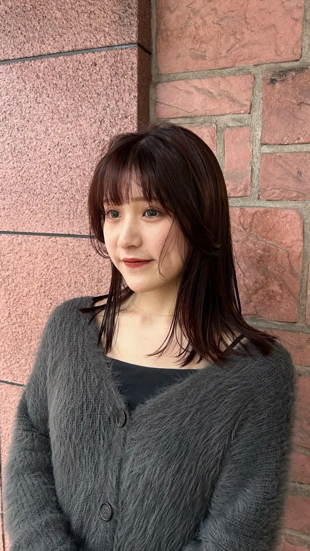 ミディアム カラー ~洗練ナチュラル~ 🪵 岡田 知佳のヘアスタイル