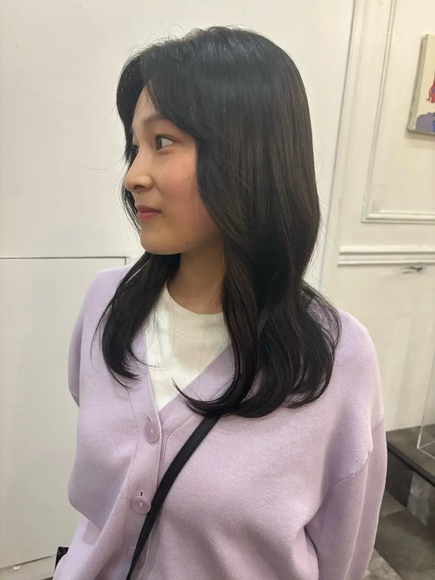 ミディアム ボブ・カラー 琴音のヘアスタイル
