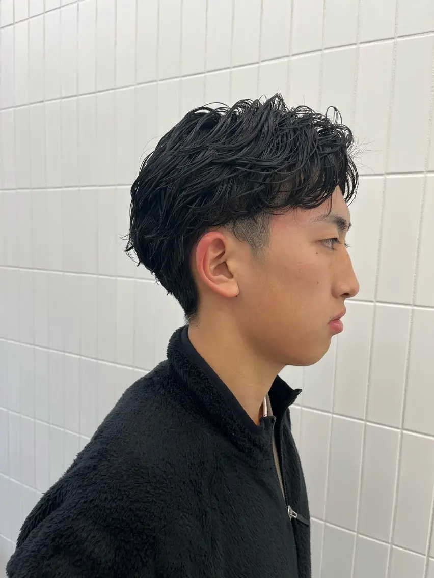 メンズ フェザーパーマ メンズ韓国風 メンズパーマ カット パーマ 髪質改善縮毛矯正/暖 色カラー/ウエダカナのヘアスタイル
