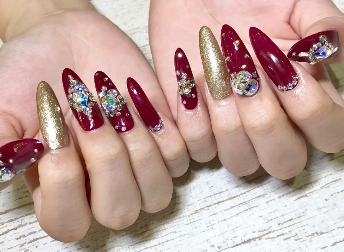 ネイル キラキラネイル ハンドネイル Lino+ ネイル&よもぎ蒸しのネイルデザイン
