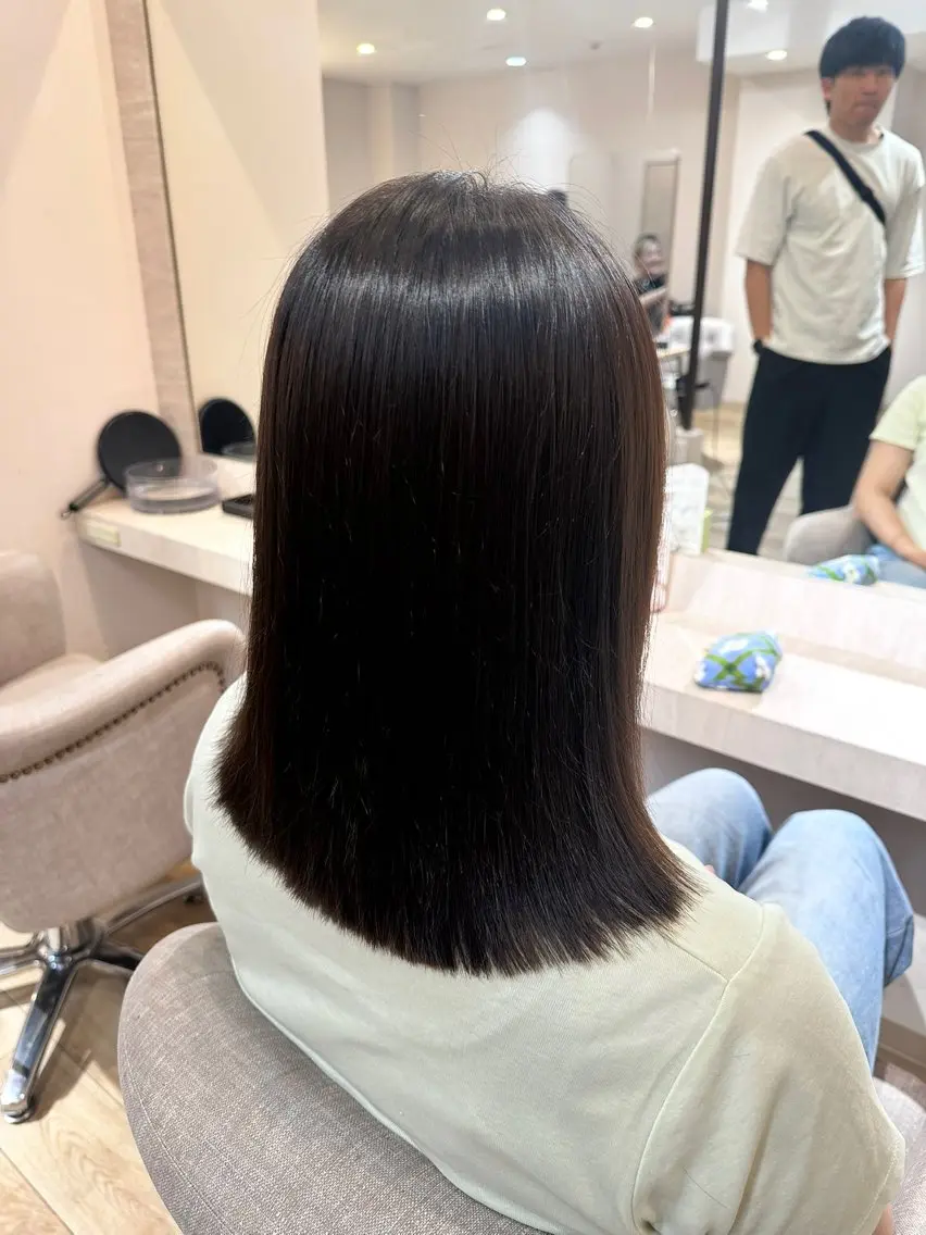 セミロング 吉崎 明日香のヘアスタイル