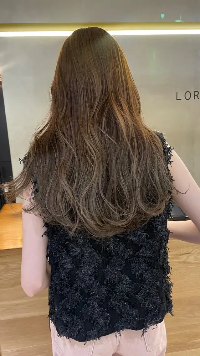 ロング カット ヘアカラー 透明感カラー 🎀エリコ🌈のヘアスタイル