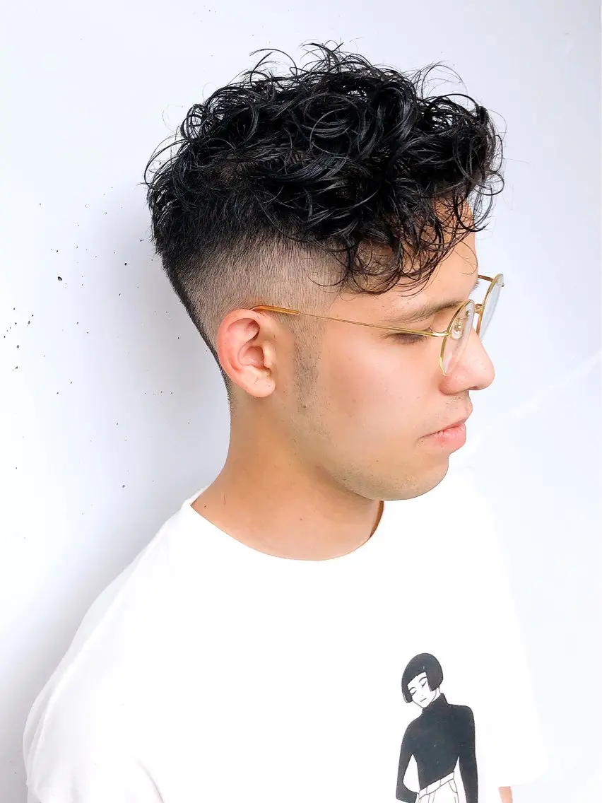ショート パーマ メンズ メンズパーマ メンズショート スペインカール ショートヘア moro 丁寧なカウンセリングのヘアスタイル
